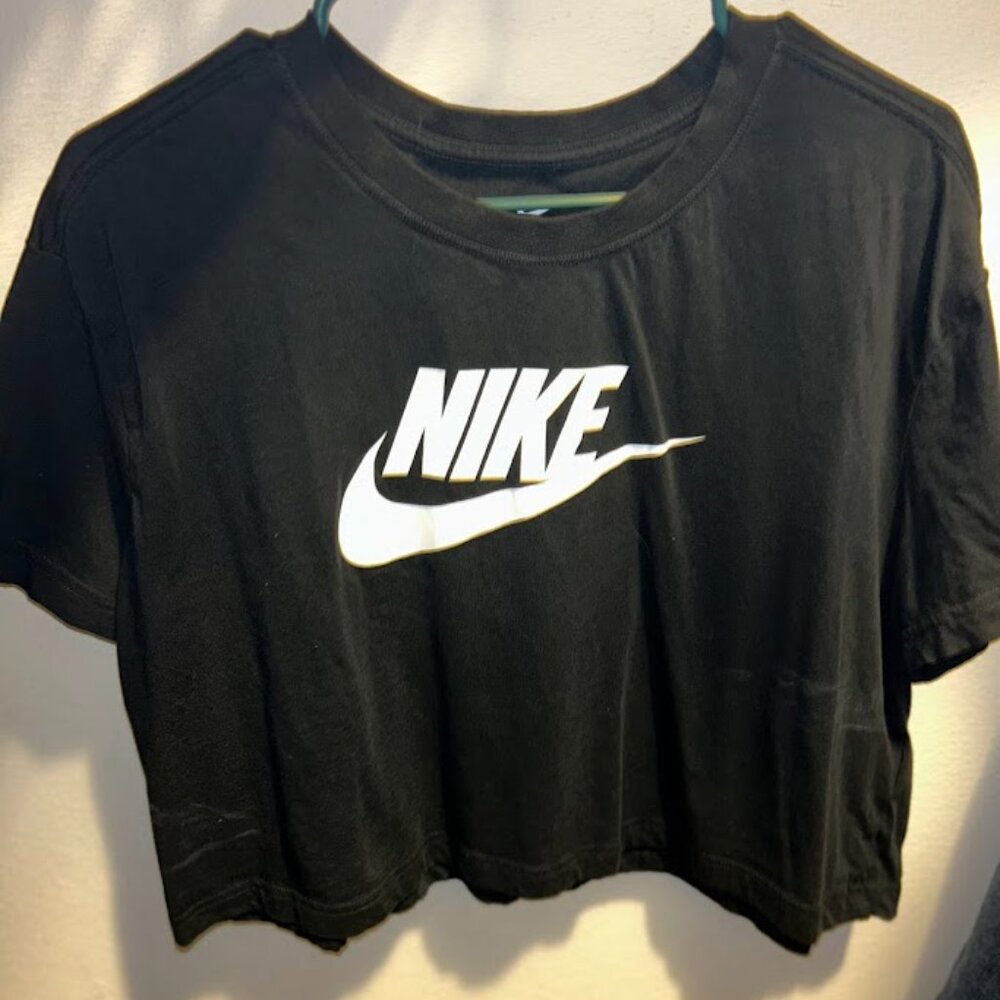 The Nike Tee, loose fit crop top